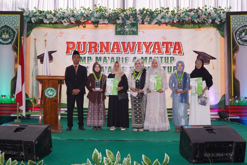 Sinergi Cetak Generasi Unggul dan Berkarakter Aswaja, SMP dan SMK Ma’arif NU Mantup Gelar Purnawiyata Bersama